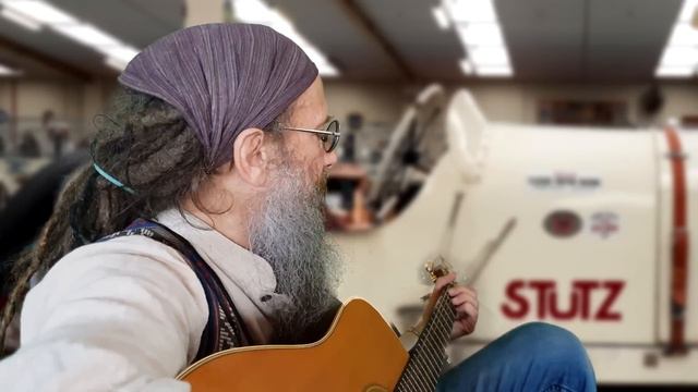 Jeff Simmonds - Cars Are Made of Steel (Red Beanbag Session #11) смотреть онлайн