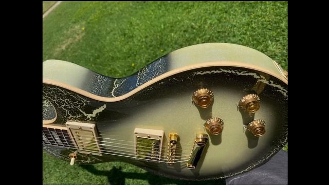 This Double Neck has a UNIQUE Feature! смотреть онлайн