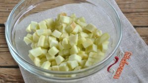 Яблочный пирог из слоеного теста