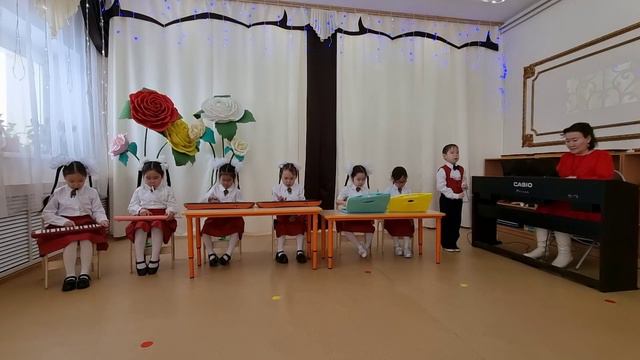 Оркестр дет муз инструментов старшей группы д/с "Чуораанчык" смотреть онлайн