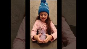 VID-Стефания Ардашева, 7 лет, участвует в предновогоднем конкурсе на лучшую елочную игрушку.