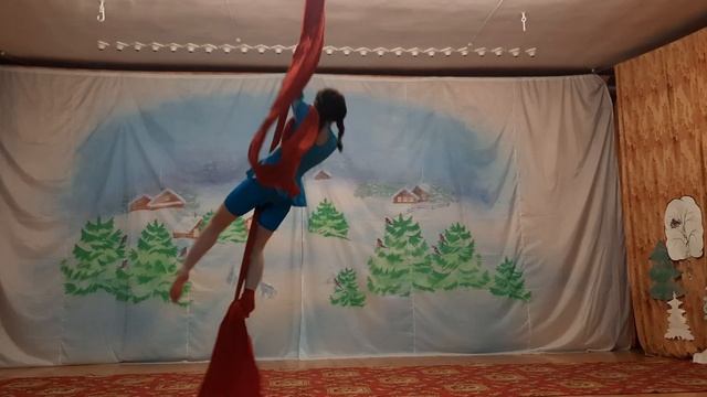 Цирковая студия "Мечта" номер "Воздушные полотна " в исп. Кузьминой Камилы смотреть онлайн