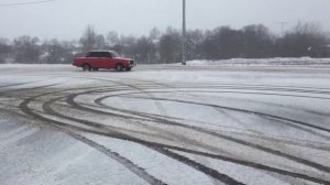 Жигули дрифтит зимой