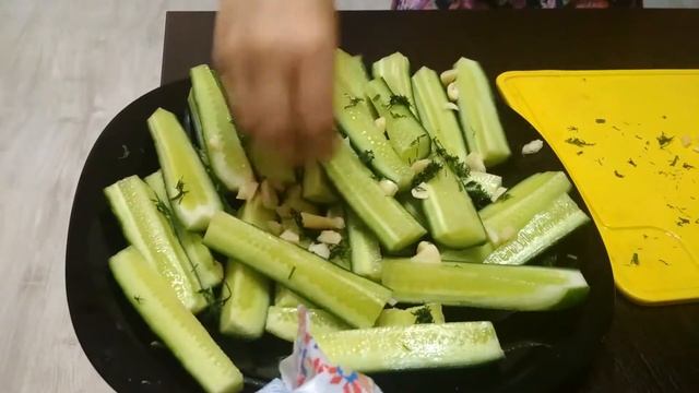 пранк. малосольные огурцы в пакете смотреть онлайн