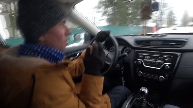 Nissan X-Trail 4X2 смотреть онлайн