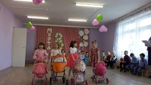Сценка "Мамы"