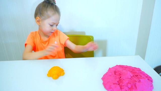 Learn Colors with Magic KINETIC SAND, Kinetic Sand Baby Learn how to Play, Super Simple Song смотреть онлайн