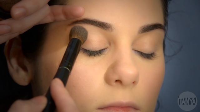 Простой женственный макияж на 8 марта. Сияющая кожа.