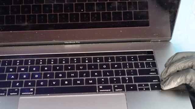 MacBook Pro 15" 2017 Speaker Replacement смотреть онлайн