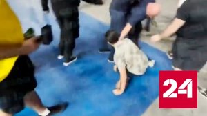 Это'О подрался с болельщиком на чемпионате мира - Россия 24