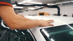 Оклейка крыши чёрным винилом на автомобиле Skoda kodiak