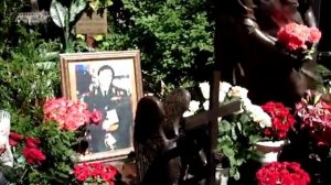 Могила Вахтанга  Давиташвили и Джуны