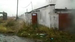 Серов  ул.Кузьмина 83 пожар в гаражах.wmv