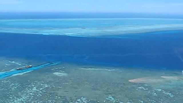 Helicopter take off from Heron Island, Queensland, Australia смотреть онлайн