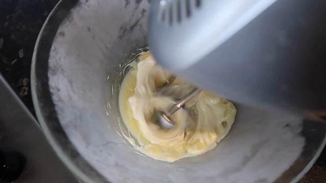 HOW TO: WHIPPED SHEA BUTTER FOR DRY, DAMAGED, AND SENSITIVE SKIN