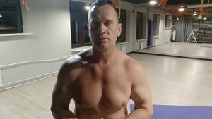 Отжимания, смещение акцента нагрузки, в зависимости от постановки рук. Типы отжиманий.