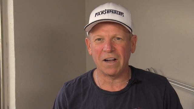 Free NHL Hockey Picks and Parlays 10/23/17: Mitch's Dog of the Day смотреть онлайн