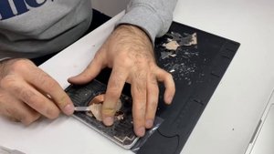 Замена заднего стекла iPhone