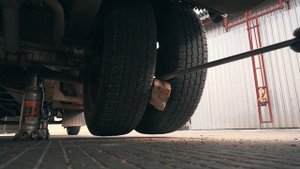 (348) Как достать камень из спарки колес газель и другие авто