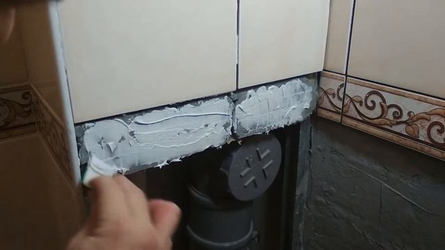 Как приклеить отпавшую плитку. Отвалилась кафельная плитка? Приклеиваем отвалившуюся плитку на мест