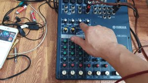 Mixer yamaha MG102c, giá 2triệu. đẹp lung linh hoạt động hoàn hảo. Zalo 0945970986