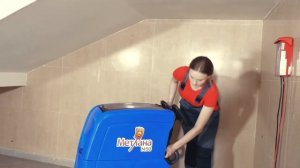 АКБ и зарядное устройство - фрагмент видеоинструкции к поломоечной машине МЕТЛАНА М50В