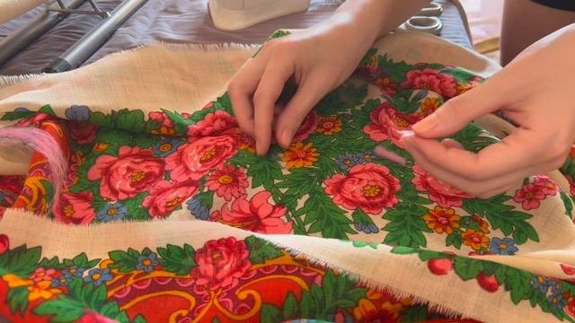 КАК УСТРАНИТЬ ДЫРКУ НА ШЕРСТЯНОМ ПЛАТКЕ / МОЛЬ ПОЕЛА ШАЛЬ, ЧТО ДЕЛАТЬ