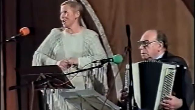 "Ясной ночкой" (Б.Мокроусов - Е.Долматовский)
