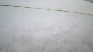 Закрыл щель между дверью багажника и крышей