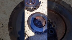 Mitsubishi Fuso Fighter / Митсубиси Фусо Файтер 2002 двигатель 6М61. Замена сальника коленвала.