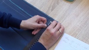 Как заузить классические брюки