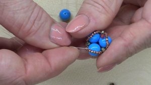 В этом мастер классе по бисероплетению сплетём серьги из бисера и бусин своими руками.