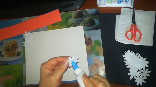 Аппликация «Российский флаг из цветов» смотреть онлайн