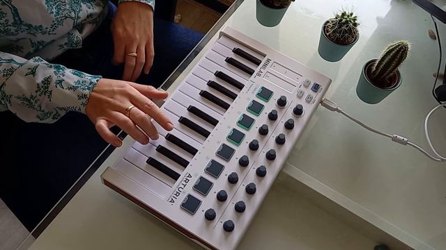 Sweet Child O' Mine - Guns N' Roses | Arturia Minilab MK2 - Ableton Project File смотреть онлайн