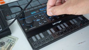 Behringer Pro VS mini sequencer play