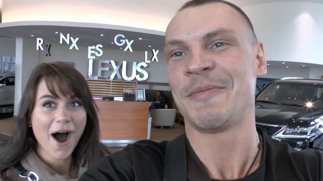 Новая Toyota Corolla 2019 и Lexus LX 570 с Красивой девушкой! смотреть онлайн