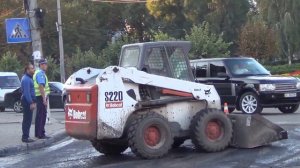 УКЛАДКА АСФАЛЬТА В ЦЕНТРЕ ВАСИЛЬКОВА 9 СЕНТЯБРЯ 2013.