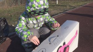 Влог. Купили Максу первый самокат. Макс учится кататься на самокате. Развлечения для детей.