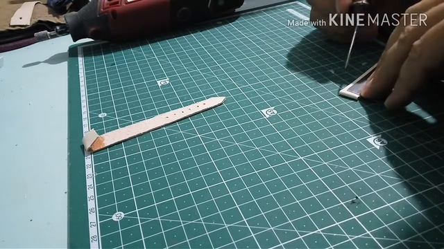 Кожаный ремешок для женских  часов.