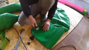 Лодка ПВХ своими руками. ЧАСТЬ 2 (перегородка отсеков, установка клапана, соединение отсеков)