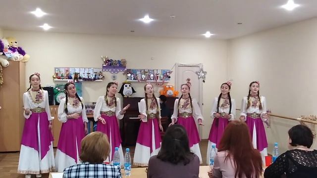 Ансамбль "Энжелэр" - "Живут на свете сказки" ("Жир йозендэ экият бар") смотреть онлайн