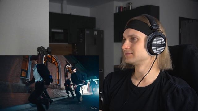 EVNNE UGLY | Проф. звукорежиссер смотрит смотреть онлайн