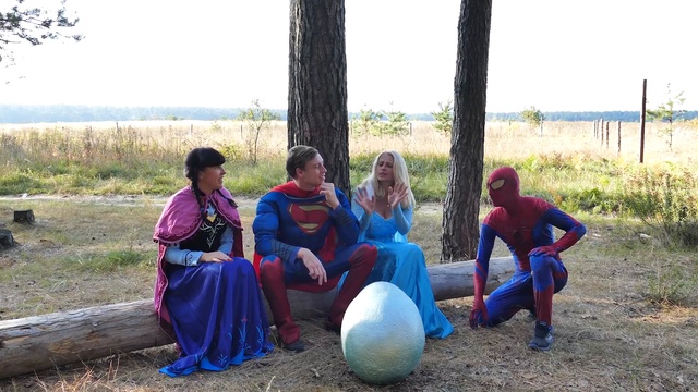 Спайдермен и Эльза родили ребенка! ребенка супер героев украли!!!КАРАУЛ!!!  смотреть онлайн