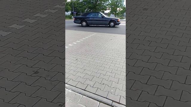 С Mercedes Benz кабриолет