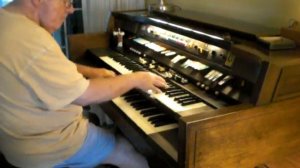 Mike Reed plays "Five Foot Two" on his Hammond Organ