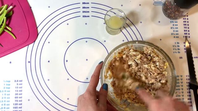 ღ САЛАТ ИЗ ПЕЧЕНИ ТРЕСКИ! [викабриника] смотреть онлайн