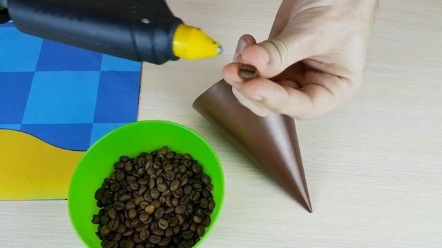 Ароматная ёлочка из кофе! Новогодняя поделка своими руками! смотреть онлайн