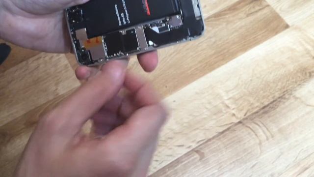 Замена аккумулятора iPhone 4s смотреть онлайн