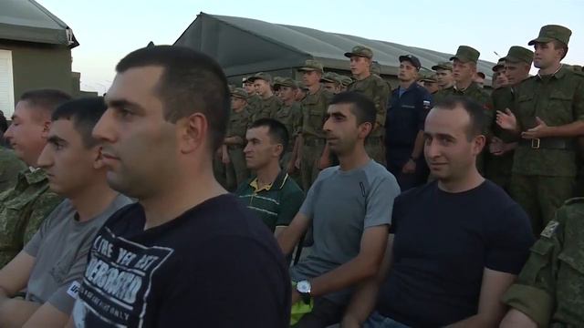 Белорусский военный на чистом армянском спел о любимой