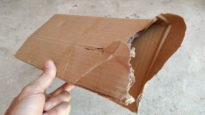 Простая самоделка из обычного картона! Она многим будет полезна!